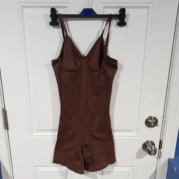Slims Shapewear Tummy Control Bodysuit Thong or Brief: Sculpting Shaper Tank Top - Picture 2 of 12